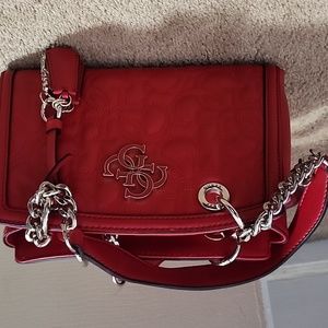 Guess shoulder bag.
